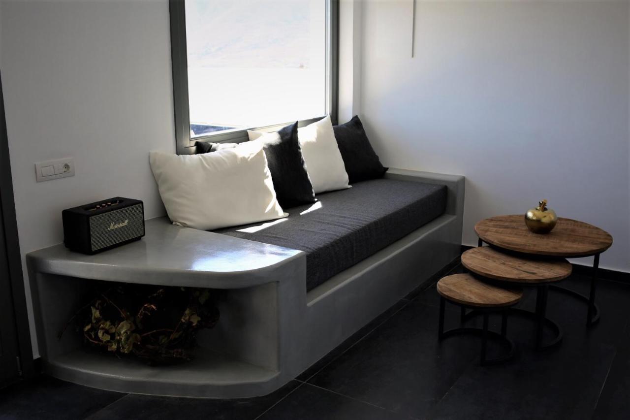 Éxo Goniá A Lux Villas Santorini מראה חיצוני תמונה
